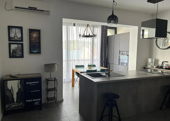 Apartments Perina Tisno