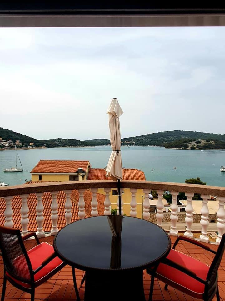 Perina Apartament Tisno