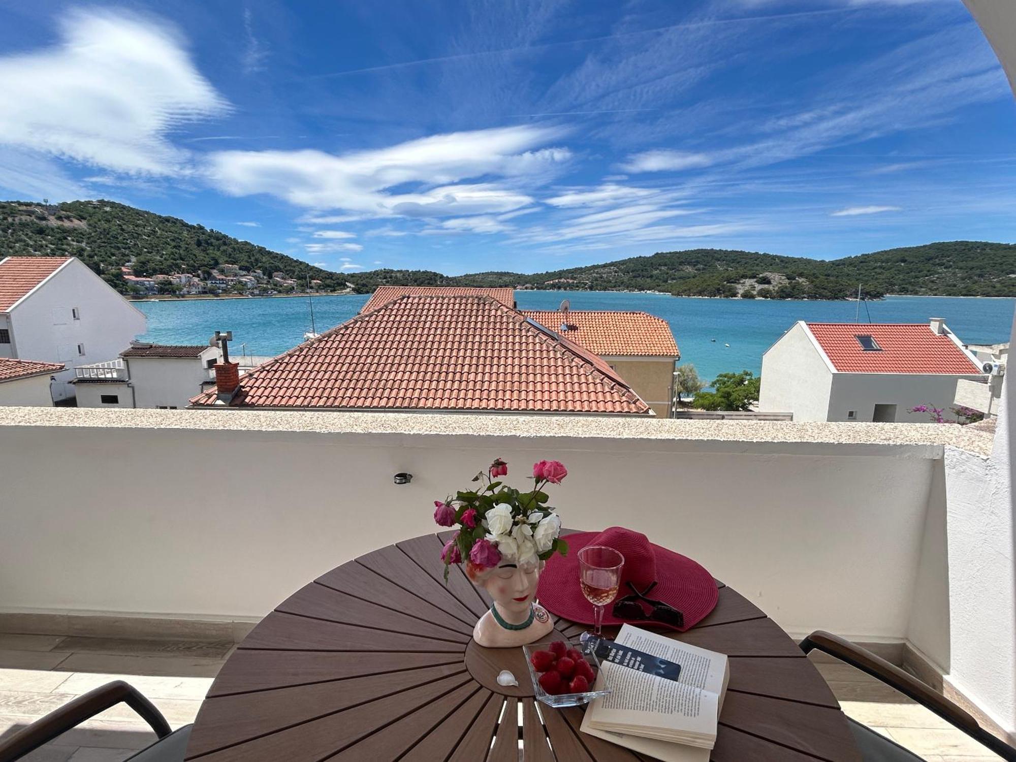 Perina Apartament Tisno